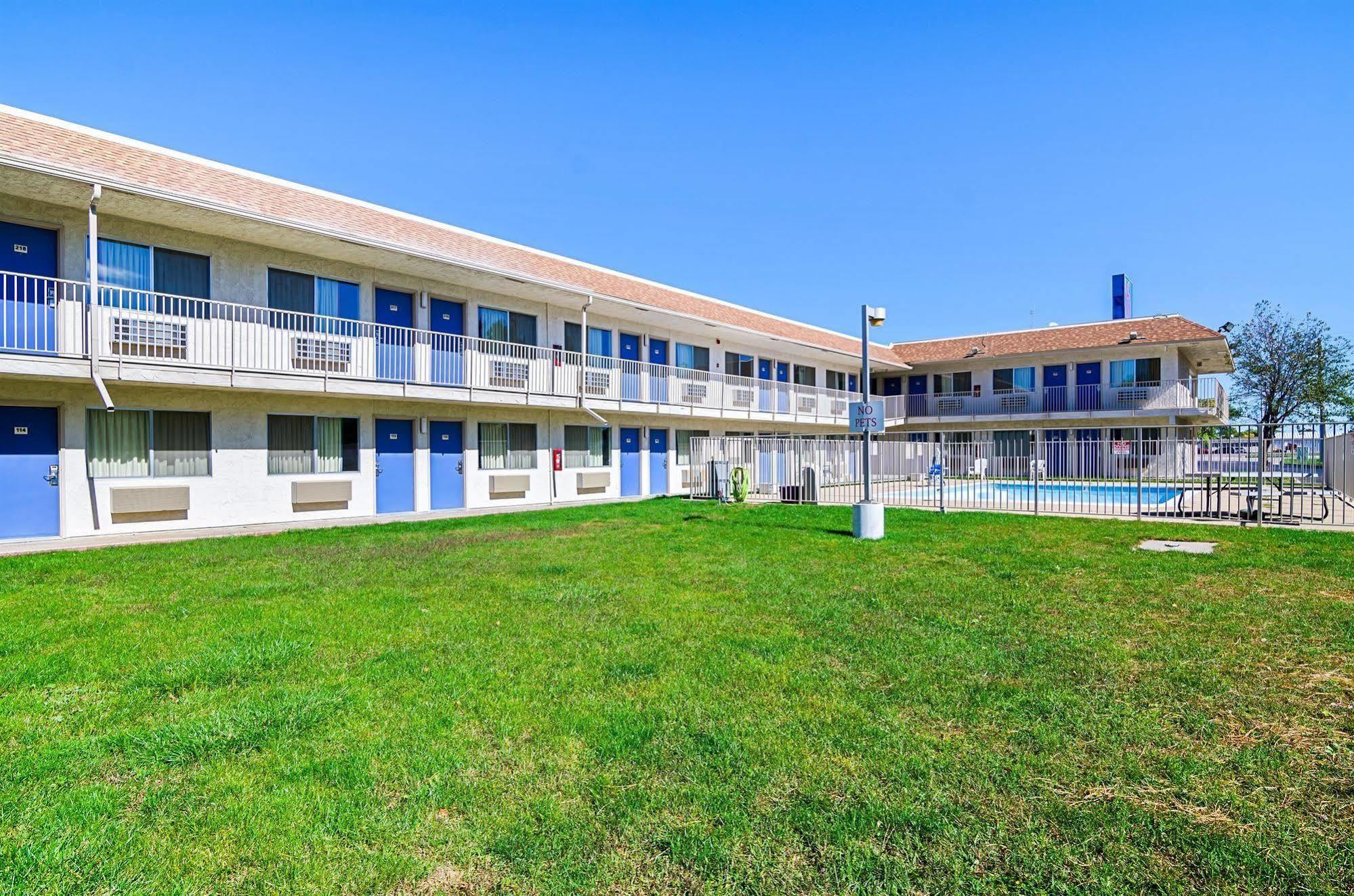 Motel 6-Mitchell, Sd Екстериор снимка