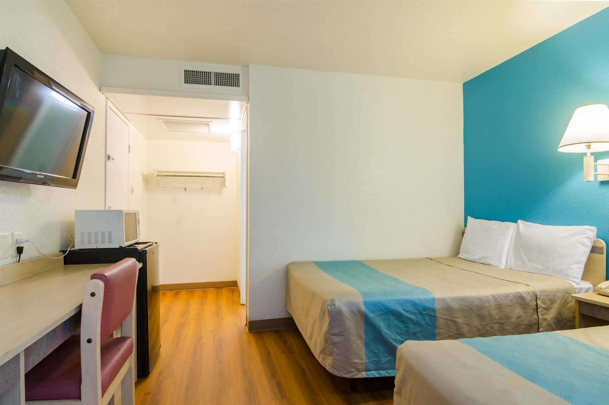 Motel 6-Mitchell, Sd Екстериор снимка
