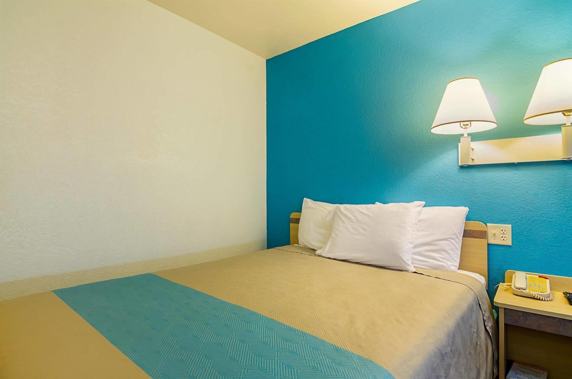 Motel 6-Mitchell, Sd Екстериор снимка