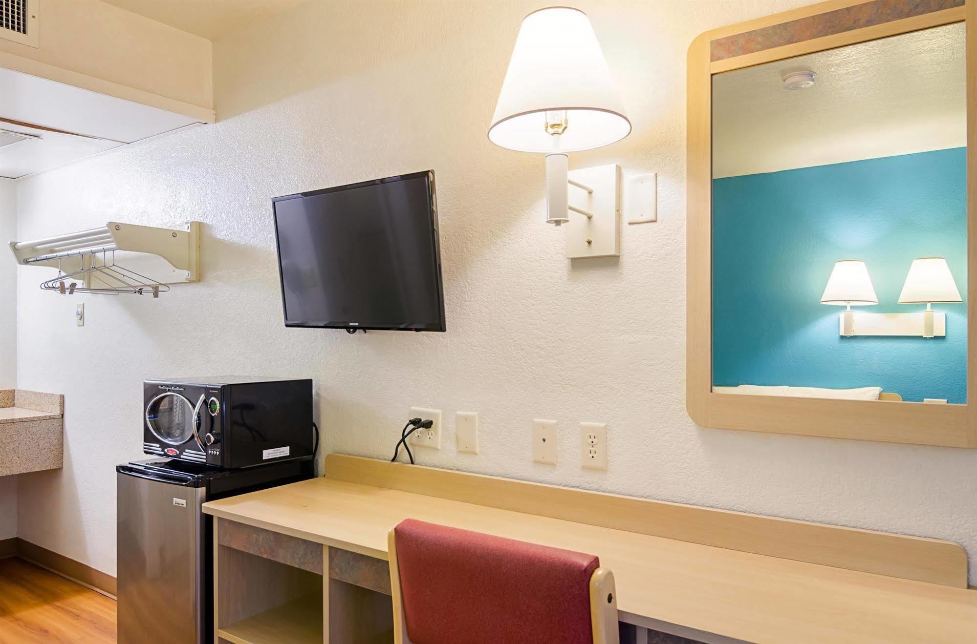 Motel 6-Mitchell, Sd Екстериор снимка